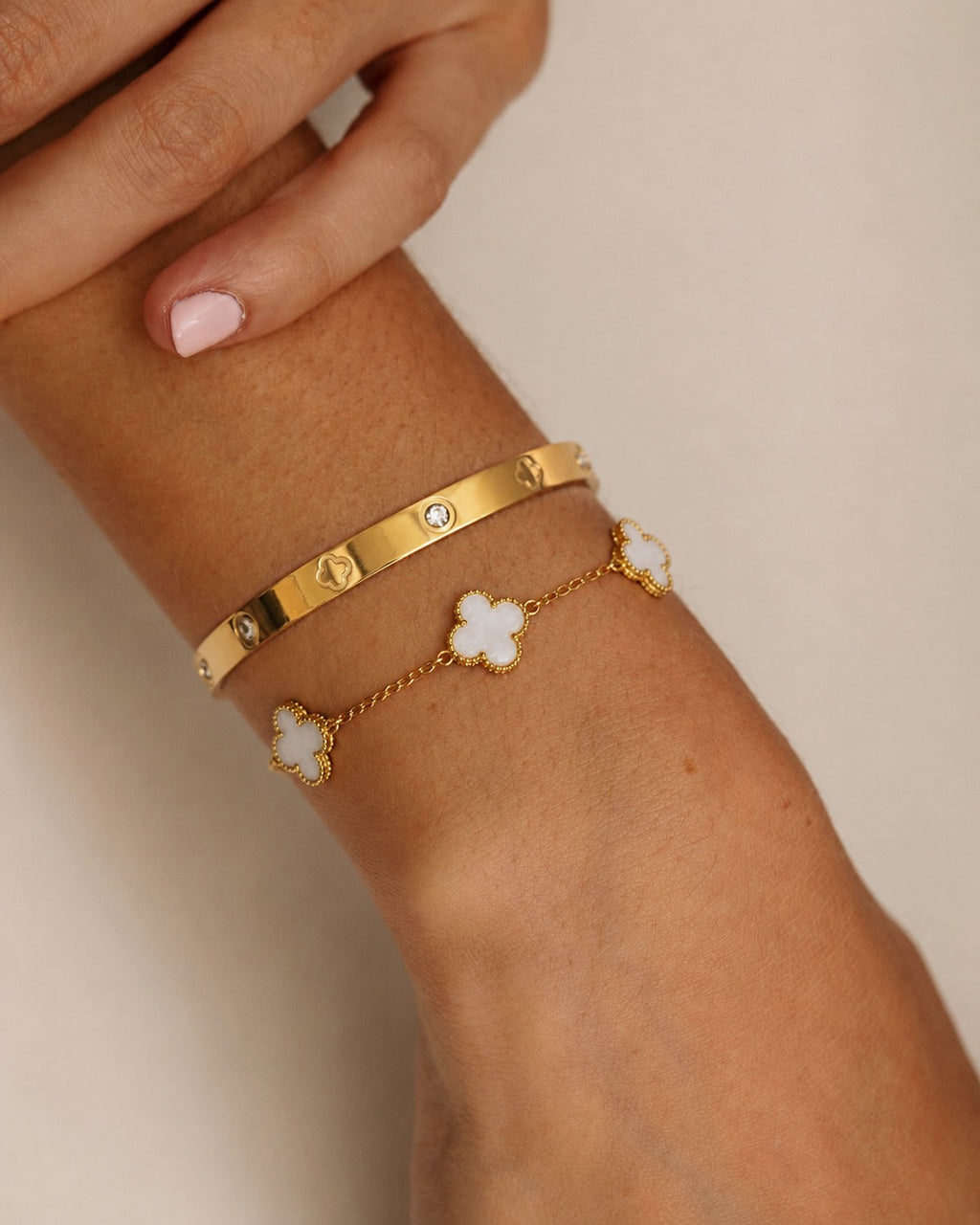 Clover Bracelet in White