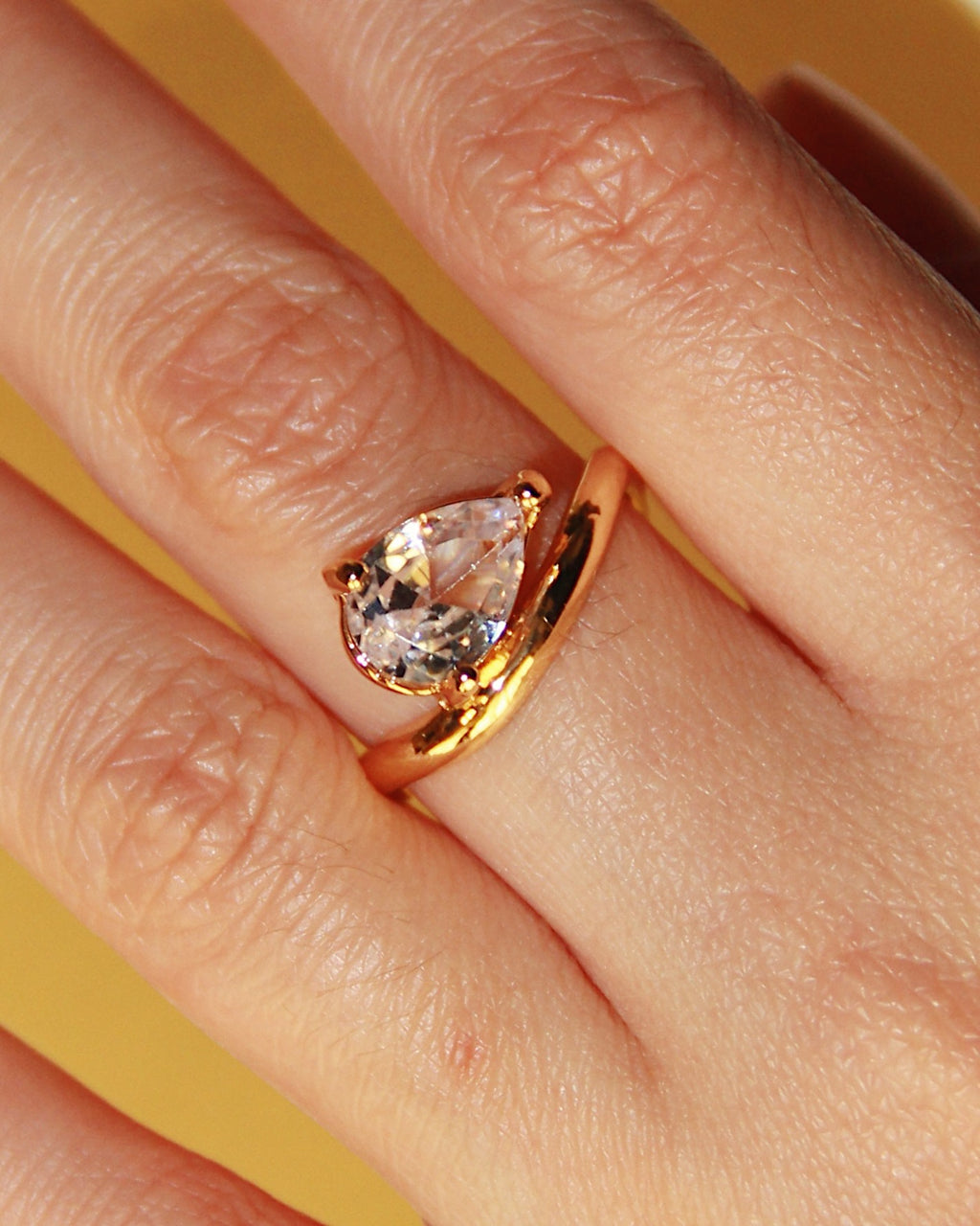 Amélie Float Ring