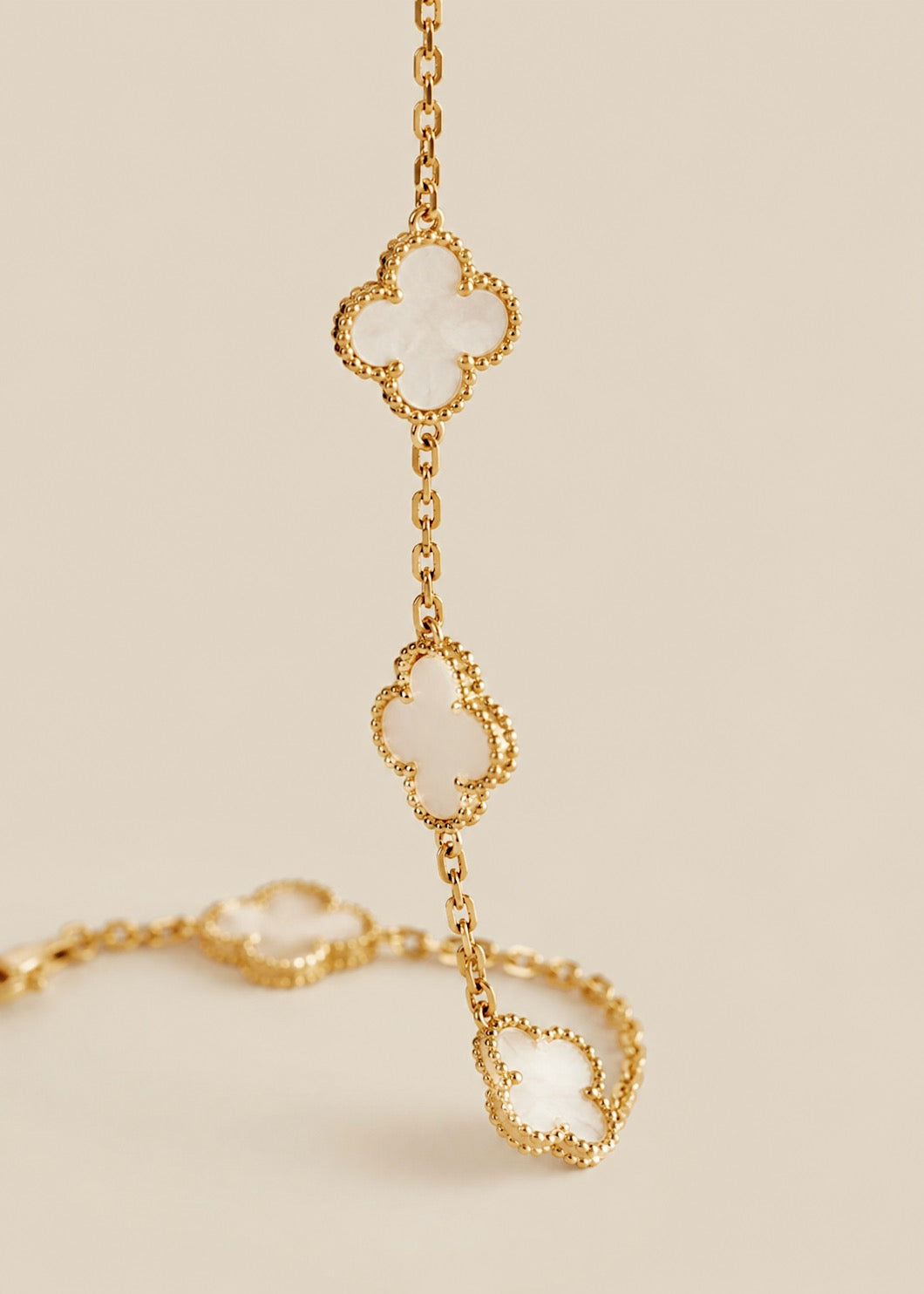 Clover Bracelet in White