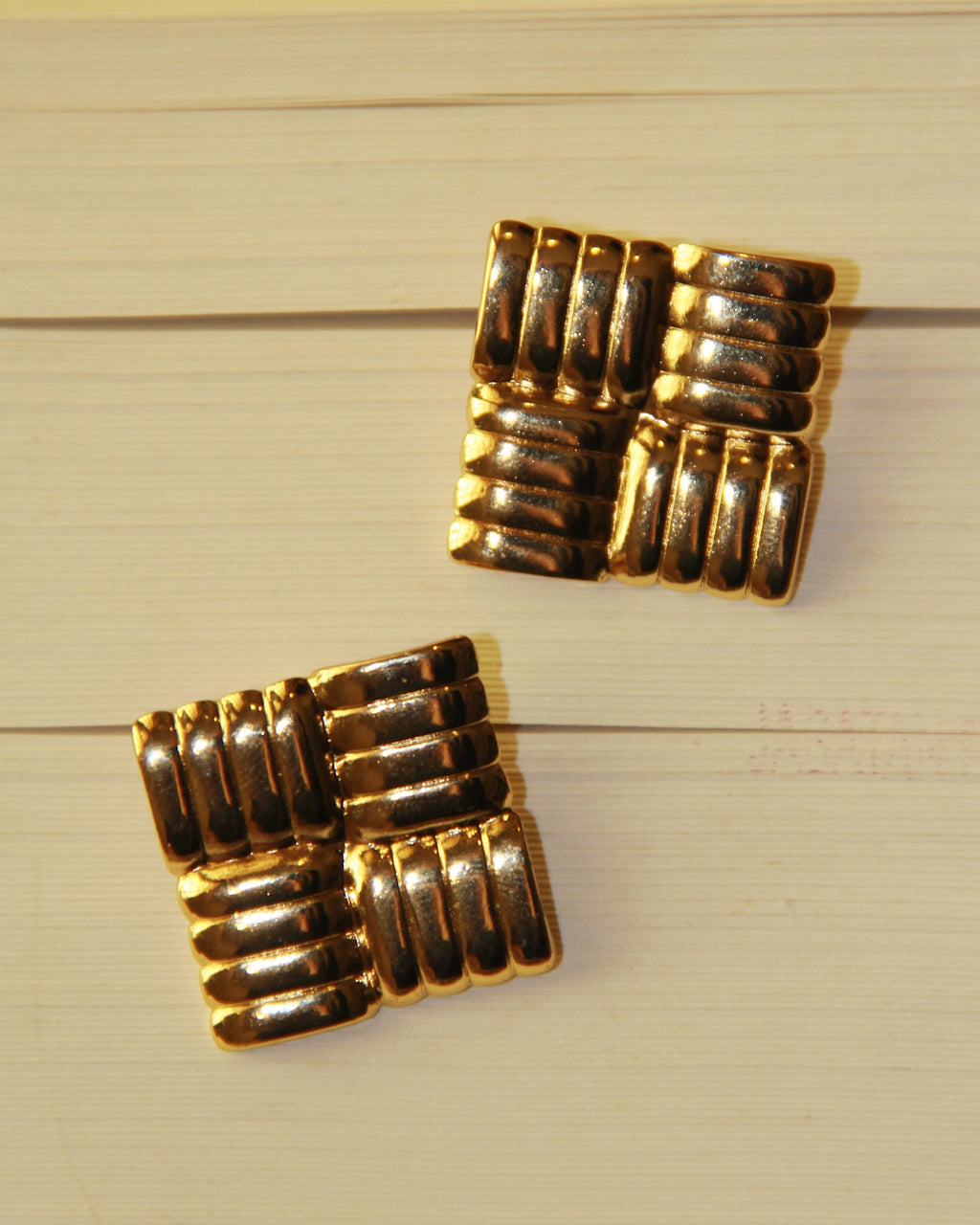 Mauve Studs