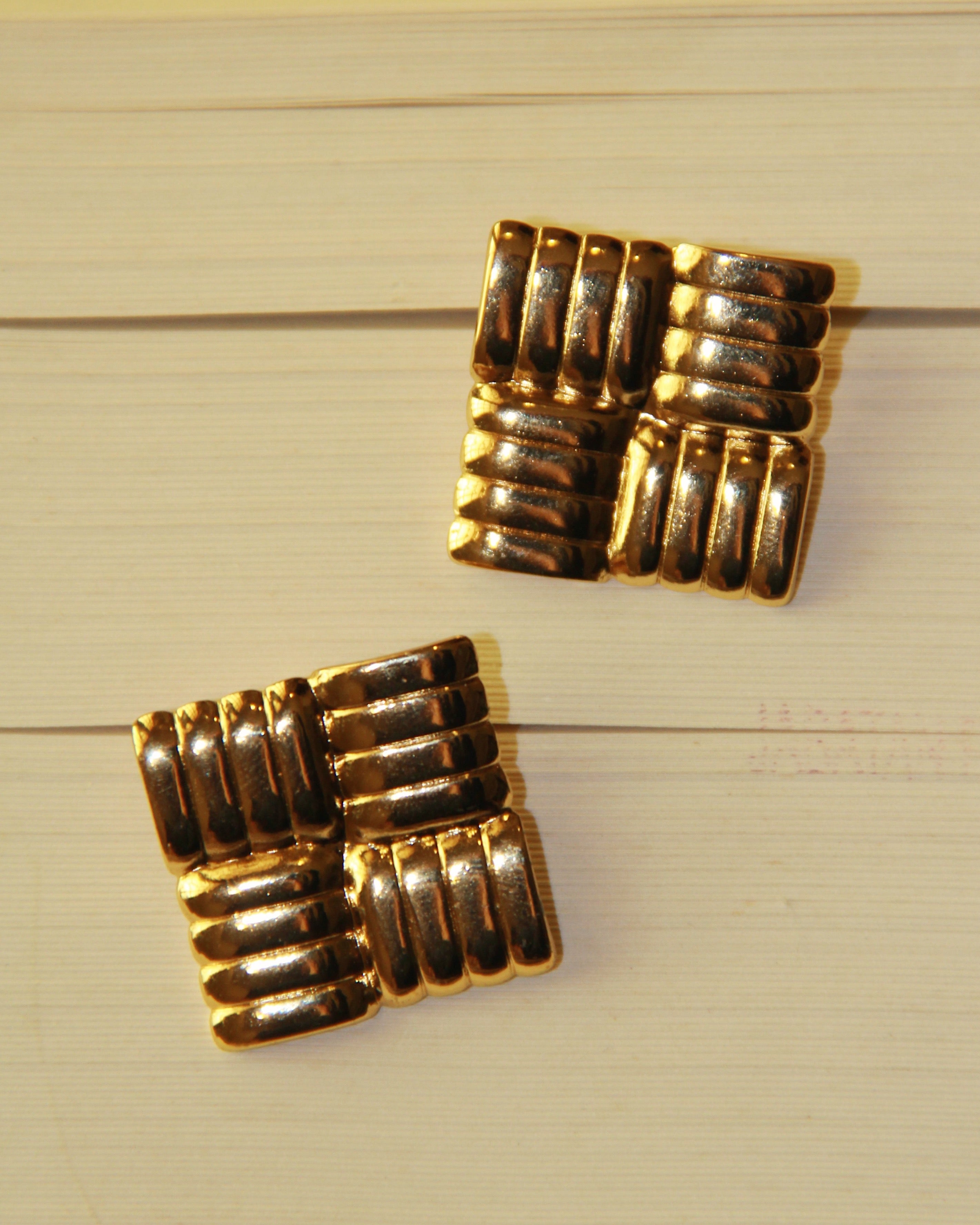 Mauve Studs