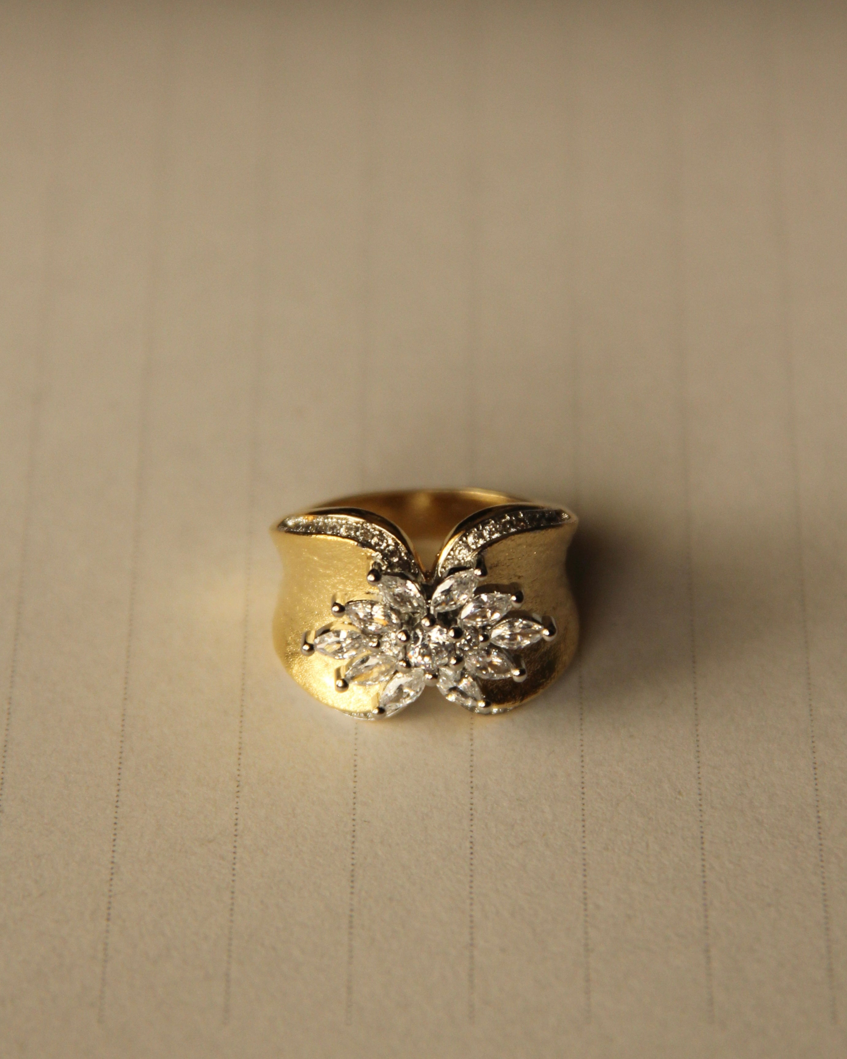 Floré Ring